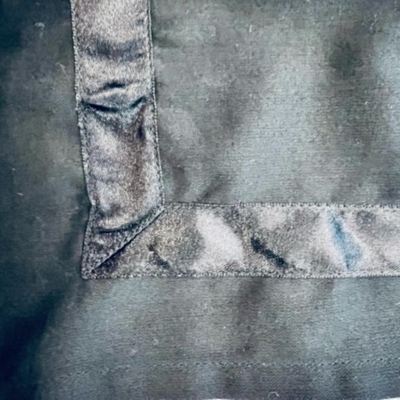 Colin Cowie Cotton Fabric Napkin 20" x 20" Formal Dining Holiday Table Linens - Picture 4 of 5